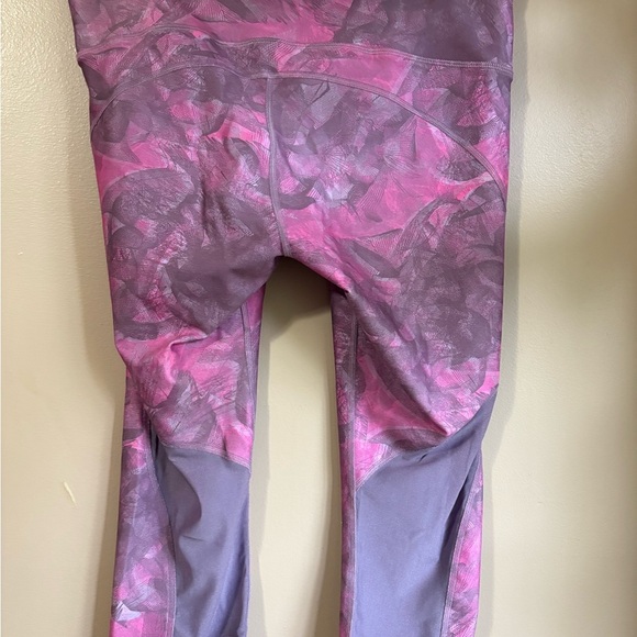 Under Armour Womens Pink and Purple Cropped Leggings - Picture 3 of 3